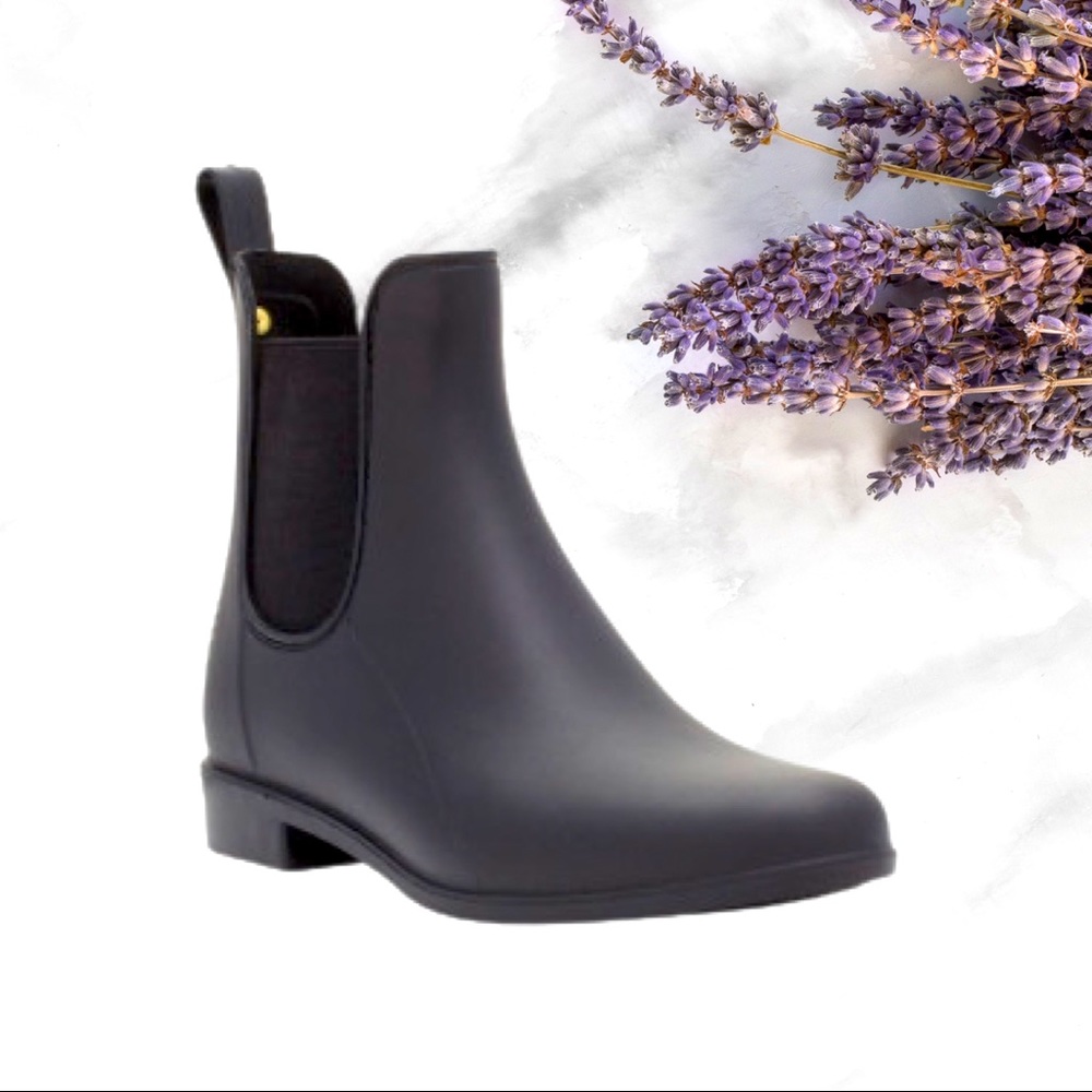 SAM EDELMAN Tinsley Matte Rain Ankle Boots SIZE 8